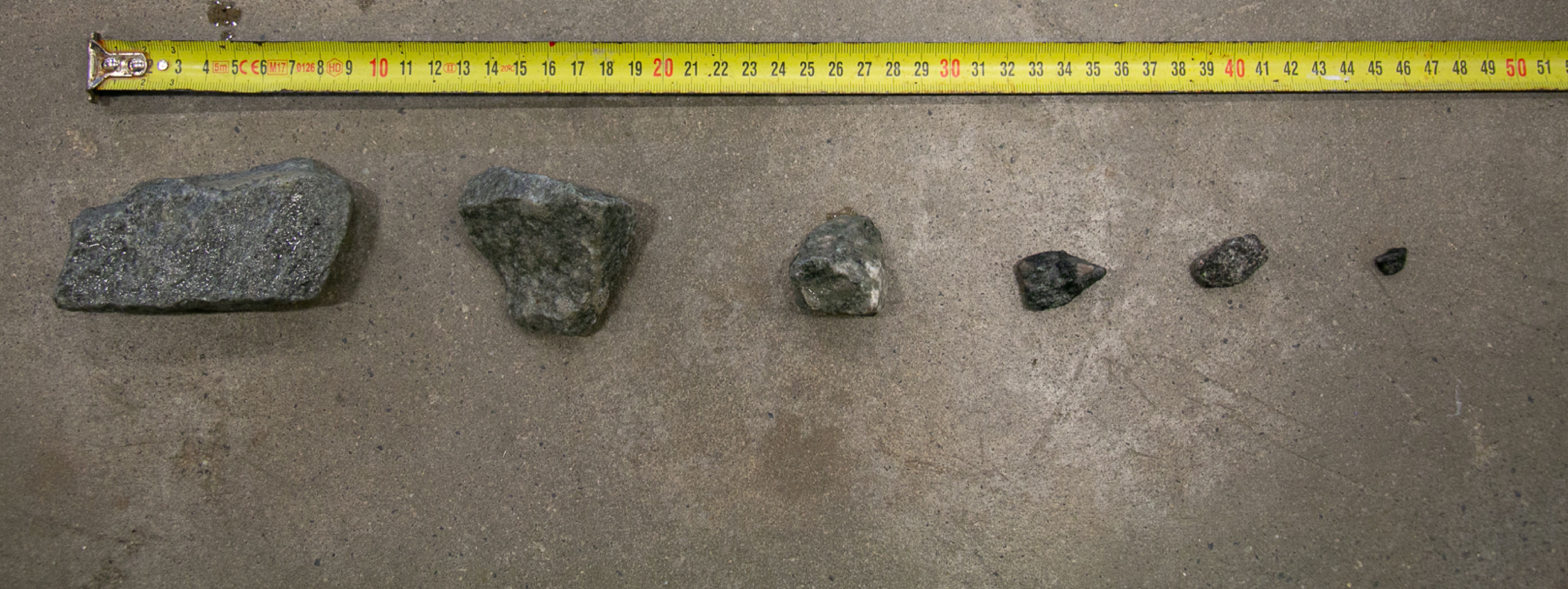 Different sizes of scaled stones used in the tests